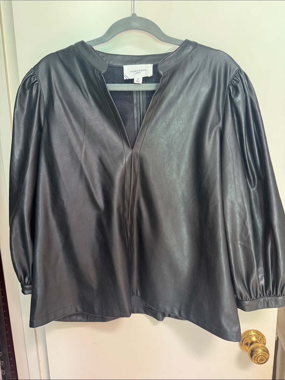 Tuckernuck Pomander Place Black Faux Leather V-Neck Puff Sleeve Top - XL